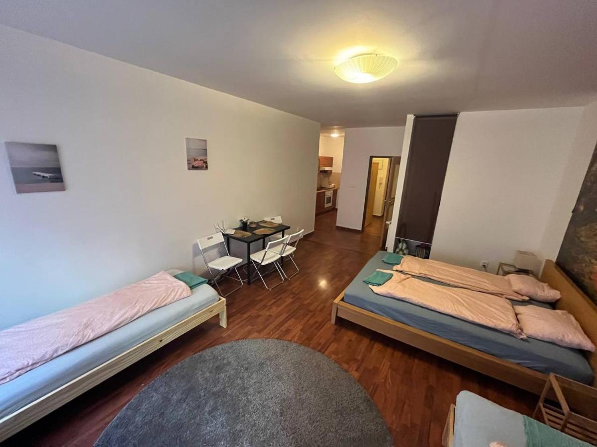 Apartments Spolkova Брно Екстер'єр фото